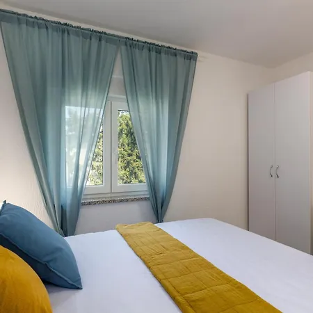 Apartment Beautiful With Swimming Pool And Balcony *