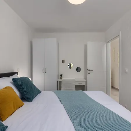 Apartment Beautiful With Swimming Pool And Balcony Crikvenica